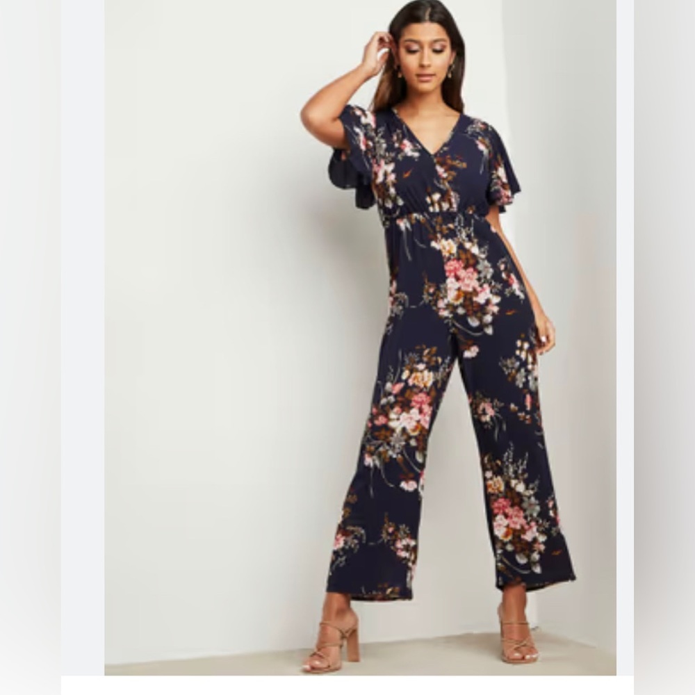 Women’s Navy Blue Floral Jumpsuit. Plus SZ 3X.